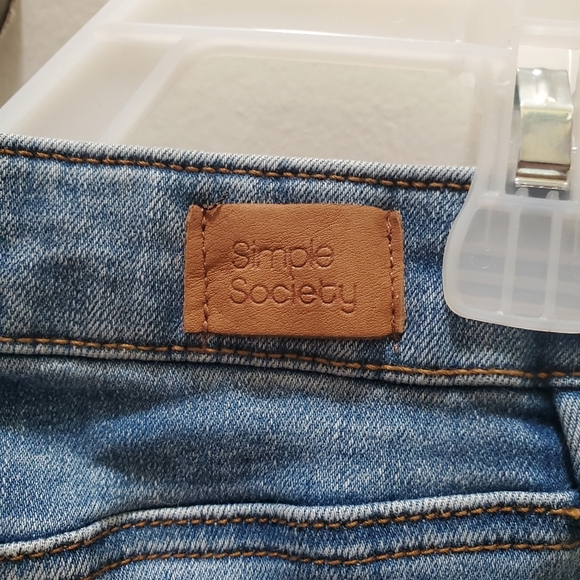 Simple Society Women's Mid-Blue Denim Distressed Shorts Size 28 - Picture 5 of 7